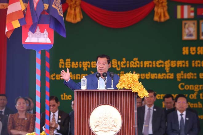ប្រមុខរា​ជ​រ​ដ្ឋា​ភិ​បា​ល​​ ​អ​រ​គុណ​ ប្រ​ទេ​ស​ជ​ប៉ុ​ន​ ​បា​រាំ​ង​និ​ង​ស​ហ​ភា​ព​អឺ​​រ៉ុ​ប​ ​ដែ​ល​បា​ន​ផ្ដ​ល់​ថ​វិ​កា​ ​​សម្រា​ប់​ប​ង្កើត ​រោ​ង​ច​ក្រ​ប្រ​ព្រឹ​ត្ត​កម្ម​ទឹ​​ក​ស្អា​ត​