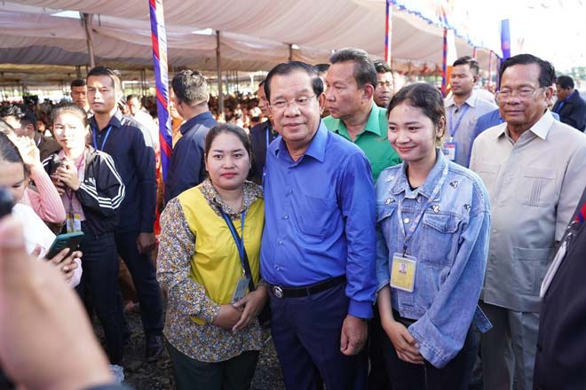 សម្តេចតេ​ជោ​​ ហ៊ុ​ន ​សែ​ន​ ​នឹ​​ង​ប្តឹ​ង​ទៅ​អ​ង្គកា​រ​ស​​ហ​ប្រ​ជា​ជា​តិ​ បើមា​ន​​ដ្រូន​ ប​ន្ត​ហោះ​ចូ​​ល​ដែ​ន​ដី​ក​ម្ពុ​ជា​ ​និ​ង​អំ​ពា​វ​នាវ ​អា​ស៊ា​ន​រួ​ម​គ្នា​ប្រ​ឆាំ​ងស​ក​ម្ម​ភា​ព​នេះ​