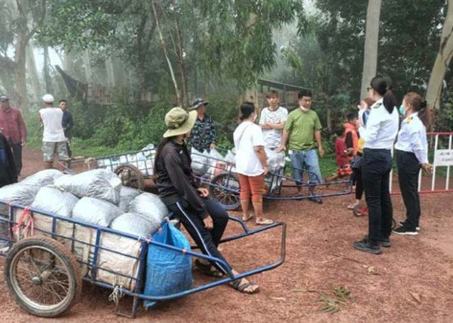 ច្រក​អា​​ន​សេះ​ ​បើក​​ឱ្យ​ដំ​ណើ​​រ​ការ ​ជា​ធ​ម្ម​តាវិ​ញ បន្ទាប់ពី ​អា​ជ្ញា​ធ​រ​ថៃ​ ​បិ​ទ​ច្រ​ក​ទ្វារនេះ​ មិ​ន​ឱ្យ​អា​ជី​វ​ក​រ​ខ្មែ​រ​ ​នាំ​ផ្សិ​ត​ប៉​ក់​ ​ចូ​ល​ទៅ​ល​ក់