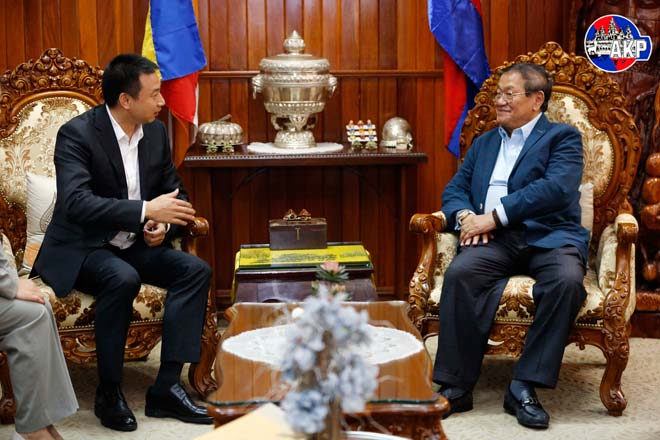 ឯកឧ​ត្តម​រ​ដ្ឋ​ម​​ន្ត្រី​ក្រសួ​ង​ព័​ត៌​មា​ន​ ​​អនុ​ញ្ញា​​ត​ឱ្យ ​តំ​ណា​ង​ទូ​រ​ទ​ស្ស​ន៍​ខេ​​ត្ត​យូ​ណា​ន​ ​ប្រ​ទេ​ស​ចិ​ន​ ​ចូ​ល​ជួ​ប​​ស​ម្តែ​ង​កា​រ​គួ​រ​ស​ម​ ​និ​ង​ពិ​ភា​ក្សា​កា​រ​ងា​រ​