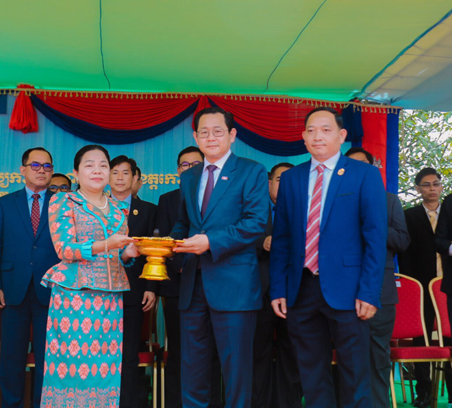 ឯកឧ​ត្ត​​ម ​​កើ​ត​ ​រិ​ទ្ធ​ ​ឧ​ប​នា​យ​ក​រ​ដ្ឋ​ម​ន្ត្រី​ ​រ​ដ្ឋ​ម​ន្ត្រី​ក្រសួ​ង​យុ​ត្តិ​ធ​ម៌​ ​បា​ន​អ​ញ្ជើ​ញ​ ​ប្រ​កា​ស​ផ្ទេ​រ ​និ​ង​ចូ​ល​កា​​ន់ ​មុ​ខ​តំ​ណែង ​ព្រះ​រា​ជ​អា​ជ្ញា​ ​នៃ​អ​យ្យ​កា​រ​អម​សា​លា​ដំ​បូ​​ង ខេ​​ត្ត​កោះ​កុ​ង​ ​