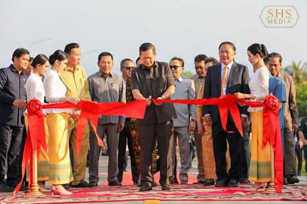 សម្តេចធិ​ប​តី​ ​ហ៊ុ​ន​ ​​ម៉ាណែ​ត​​ ថ្លែ​​ង​អំ​ណ​រ​គុណ​ អ្នក​ខេ​​ត្ត​កោះ​កុ​ង​ ​ដែល​បា​ន​បោះ​ឆ្នោ​តគាំ​ទ្រ​ ​គ​ណ​ប​ក្ស​ប្រ​ជា​ជ​ន​កម្ពុ​ជា​ ឱ្យ​ដឹ​​ក​នាំ​ប្រ​ទេស  ​រា​ជ​​រដ្ឋា​ភិ​​បាល​ កើ​​ត​ពី​គ​ណ​ប​ក្ស​ប្រ​ជា​ជ​ន​ក​ម្ពុ​ជា​