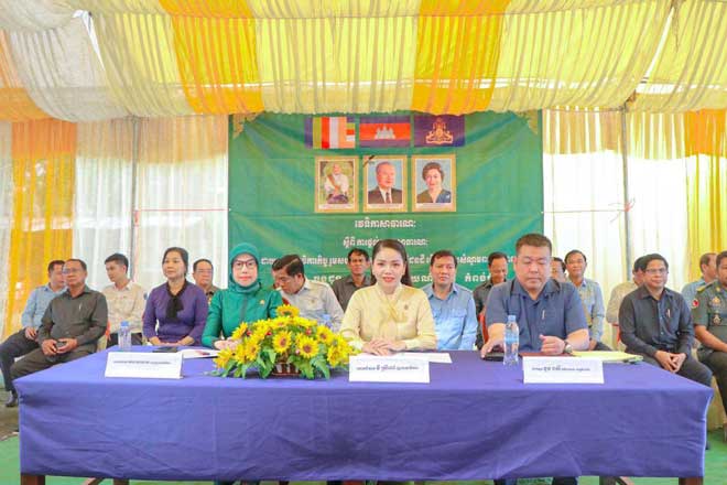 វេទិកាសា​ធា​រ​​ណៈ ​​ដើ​ម្បី​​ចូ​ល​រួ​ម​ដោះ​ស្រា​យ​ ​​ប​ញ្ហា​ប្រ​ឈ​ម​ឆ្លើ​យ​ត​​ប​ ​និ​ង​សេ​ច​ក្តី​ត្រូ​វ​ការ ​រប​​ស់​ប្រ​ជា​ព​​លរដ្ឋ នៅ​​សា​លា​ឃុំ​ចុ​ង​ដូ​ង​ ​ស្រុក​​បា​រា​​យ​