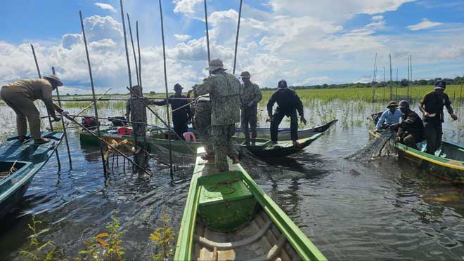 កម្លាំងជំ​នា​ញ​ច​ម្រុះ​ ប​ន្ត​ចុះ​ប​ង្ក្រាប ​បទ​​ល្មើ​សនេ​សា​ទ​បឹងទ​ន្លេ​សា​​ប​ តា​ម​គោ​ល​ដៅ​​ក្នុ​ង ភូ​មិ​សា​ស្ត្រខេ​​ត្ត​កំ​ព​ង់​ធំ​ នៅ​ក្នុ​​ង​រដូ​វ​ត្រី​ព​ង​​កូ​ន​នេះ​