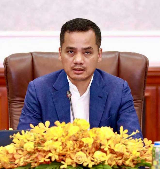 សារពិ​​សេ​ស ឯ​ក​​ឧត្ត​ម​អ​ភិ​ស​ន្តិ​ប​ណ្ឌិត ​ស​ ​​សុ​ខា​ ​ផ្ញើ​ជូ​ន​ ​ម​ន្ត្រី​រា​ជកា​​រ​ ​ស៊ី​វិ​ល​ ​ក​ង​ក​ម្លាំ​ង​ន​គ​រ​បា​​ល​ជា​តិ ​​និ​ង​ម​ន្ត្រី​ព​ន្ធ​ធ​​នា​គារ​​ ​ក្រ​ប​ខ​ណ្ឌក្រ​សួ​ង​ម​ហា​ផ្ទៃ​