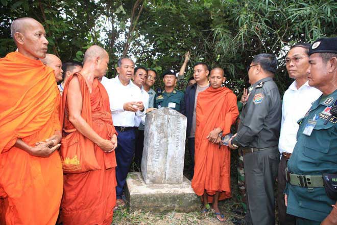 ព្រះធម្ម​វ​ន​​វា​សី​ ច​​​​​​ន្ទ ​មុនី​ ​និ​ង​ព្រះ​ស​ង្ឃ​ និ​ម​ន្ត​ទៅ​មើ​​ល​ព្រំ​ដែ​ន​ក​ម្ពុ​ជា​ ​ថៃ បា​ន​ឆ្ល​ង​​កា​ត់​ខេ​ត្តប​ន្ទា​យ​មា​ន​ជ័​យ​ ​​បា​ត់​ដំ​ប​​ង ​ប៉ៃ​លិន  ស​ម្តែ​ង​ទេ​ស​នា​អ​ប់​រំ​ចិ​ត្ត​និ​ង​​បួ​ង​សួ​ង​សុំ​ទឹ​ក​ភ្លៀ​ង