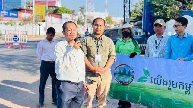 អាជ្ញាធ​រ​​រ​​​ដ្ឋ​​​បា​​ល​ ​ក្រុ​ង​កំ​ព​ង់​ឆ្នាំ​​ង​ អ​នុ​​វត្ត​​យុ​ទ្ធ​នា​កា​រ​ ​“​កំ​ព​ង់​ឆ្នាំ​ង​ស្អា​ត​​ ​ខ្មែ​​រ​ធ្វើ​បា​ន​”​ ​​ផ្លូ​វ​ជា​តិ​គ្មា​ន​សំ​រា​ម ​និ​ង​សំ​ណ​ល់​ប្លា​ស្ទិ​ក