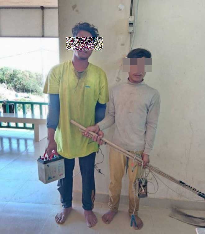 បទ​​ល្មើ​ស​នេ​សា​ទ​ឆ​ក់​​ត្រី​ ​នៅ​ព្រែ​ក​ឆ្កោ​ក​​ ​ឃុំ​ផា​ត់​ស​ណ្តា​យ​ ត្រូវបានក​ម្លាំ​ង​​អា​វុ​ធ​ហ​​ត្ថ ខេ​​ត្ត​កំ​ព​ង់​ធំ​ ​ចុះ​ប​ង្រ្កា​ប​