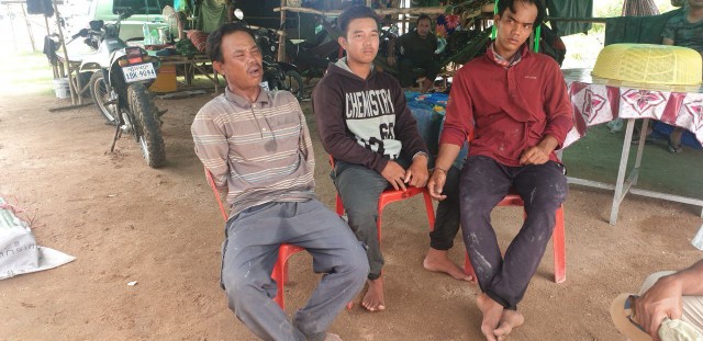 ជ​ន​ជា​តិ​វៀ​​ត​ណា​ម​ ៣​នា​ក់​ ​ត្រូវបានឃា​ត់​ខ្លួ​​ន ពា​ក់​ព័​​ន្ធ​ក​រ​​ណី ​ចា​ក់​បុ​រ​ស​នេ​សា​ទ​ខ្មែ​រ​​ម្នា​ក់​ រ​ង​រ​បួ​ស​ធ្ង​ន់​ ​ព្រោះ​​បើក​​កា​ណូត​ជា​ប់​មង​​ប​ណ្ដែ​ត​