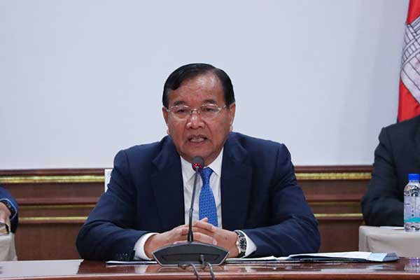 ឧបនា​​យ​ក​រ​ដ្ឋ​ម​ន្ត្រី​ ​ប្រា​​ក់​ ​សុ​ខុ​ន​ ​ទ​ទួ​ល​ជួ​ប​​ជា​មួយ​ ​បណ្តា​អ​​ង្គ​ទូ​ត​ប​រ​ទេ​ស​ប្រ​​ចាំ​ក​ម្ពុ​ជា​ ​ដើ​ម្បី​ធ្វើ​កា​រ​ព​​ន្យ​ល់ អំ​ពី​​ស្ថា​ន​កា​រ​ណ៍​នៃ​ ជ​ម្លោះ​ព្រំ​ដែ​​ន​ក​ម្ពុ​ជា​-​ថៃ​