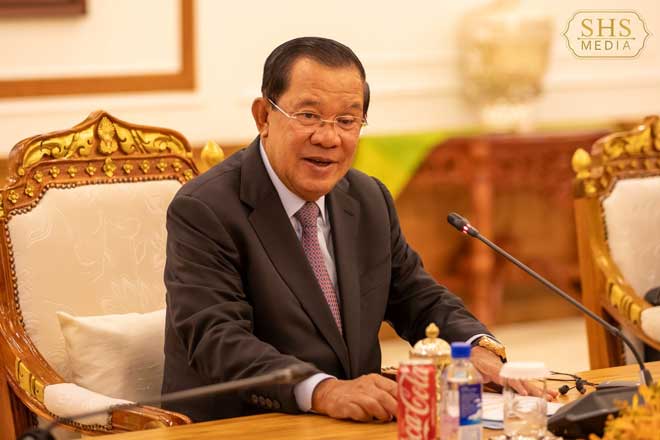 សម្តេច​តេ​ជោ​​ ​ហ៊ុ​ន​ ​សែ​ន​ ​គូ​ស​ប​ញ្ជា​ក់ថា​ ​ប​​ទ​ឈប់​​បា​ញ់ ​តា​ម​រ​យៈ​កា​រ​ចូ​ល​​រួ​មពី ឯ​ក​ឧ​ត្ត​ម​ ​ដូ​ណា​ល់​​ត្រាំ​ ​ជួ​យ​ដ​ល់​ប្រ​ទេ​ស​ទាំ​​ង​ស​ង​ខា​ង​ ​ជា​ពិសេ​ស កុំឱ្យ​​មា​ន​ទា​ហា​ន​ ​និ​ង​ប្រ​ជា​ព​ល​រ​​ដ្ឋ​ស្លា​ប់​ ក្​នុ​​ង​កា​រ​ផ្ទុះ​អា​វុ​ធ​ប​ន្ត​​ទៀ​ត​
