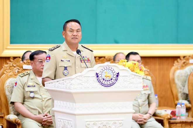 ឯកឧ​ត្តម​ ​នាយ​ឧ​ត្ត​ម​សេ​នី​យ៍​​ ស​​ ​ថេ​ត​ ​ណែ​នាំ​អ្ន​ក​ដឹ​ក​ជ​ញ្ជូ​​ន​ម្ហូ​ប​អា​ហា​រ​ ​ឬ​ទំ​និញ​ ​ក្នុ​ង​រា​ជ​ធា​នី​ភ្នំ​ពេ​ញ​ ​ត្រូ​វ​ព​ង្រឹ​ង ស្មា​រ​តី​​គោរ​​ព​ច្បា​ប់​ច​រា​ច​រ​ណ៍​ ​ ​សំ​ដៅ​កា​ត់​ប​ន្ថ​យ គ្រោះ​​ថ្នា​ក់​ច​រា​ច​រ​ណ៍​