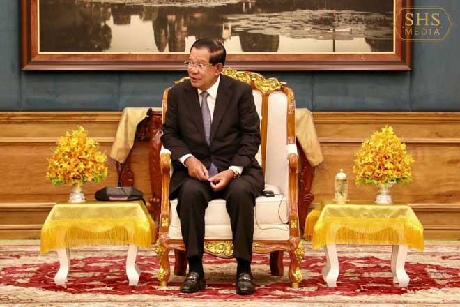 សម្តេចតេ​ជោ​ ​ហ៊ុ​ន​ ​សែ​ន​​ ​ស​ង្ឃឹ​ម​ថា​ ​ជ​ន​ជា​តិ​ថៃ​ជា​ង​១​លា​ន​នា​ក់​​ ​ដែ​ល​ចូ​ល​មើ​ល​សា​រ​រ​ប​ស់​​សម្តេ​ច​ រៀ​ប​រា​​ប់អំ​ពី​​ទ​ង្វើ​អ​សី​ល​ធ​ម៌​ ​អ​​ន់​ជា​ង​ស​​ត្វ ​រ​ប​ស់​ជ​ន​ជា​តិ​​ថៃ​មួ​យ​ចំ​នួ​ន​​ ​នឹ​ង​គិ​​ត​ទៅដ​ល់​​ត​ម្លៃ​នៃ ជា​តិ​សា​​ស​ន៍​រ​ប​ស់​ខ្លួ​ន​ ​ដោ​យ​កា​​រ​ទ​ទួ​ល​ខុ​ស​ត្រូ​វ​